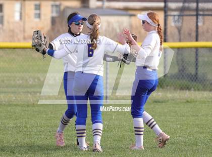 Thumbnail 2 in Maroa-Forsyth @ Argenta-Oreana photogallery.