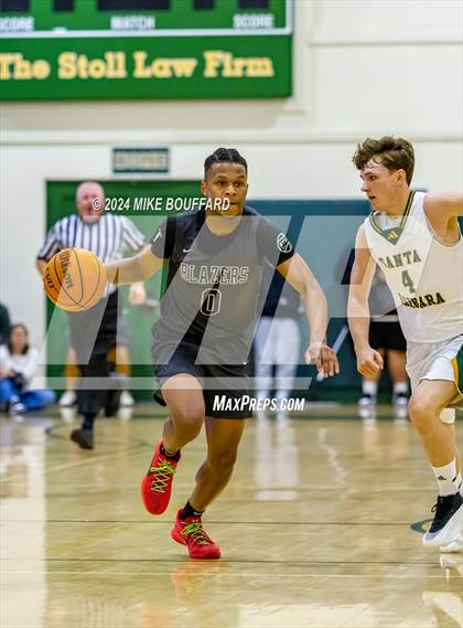 Thumbnail 3 in Santa Barbara vs Sierra Canyon (Santa Barbara Holiday Classic) photogallery.
