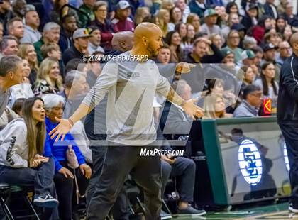 Thumbnail 2 in Santa Barbara vs Sierra Canyon (Santa Barbara Holiday Classic) photogallery.