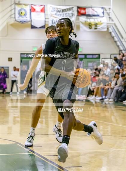 Thumbnail 3 in Santa Barbara vs Sierra Canyon (Santa Barbara Holiday Classic) photogallery.