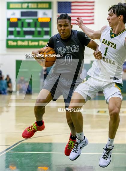 Thumbnail 1 in Santa Barbara vs Sierra Canyon (Santa Barbara Holiday Classic) photogallery.