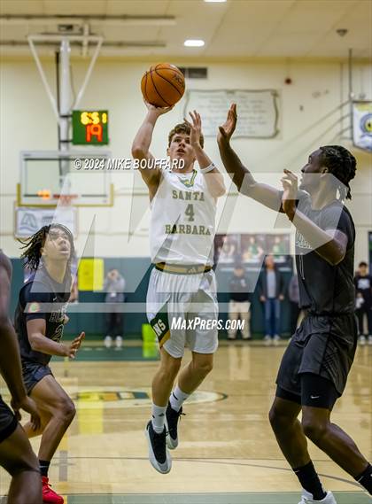 Thumbnail 2 in Santa Barbara vs Sierra Canyon (Santa Barbara Holiday Classic) photogallery.