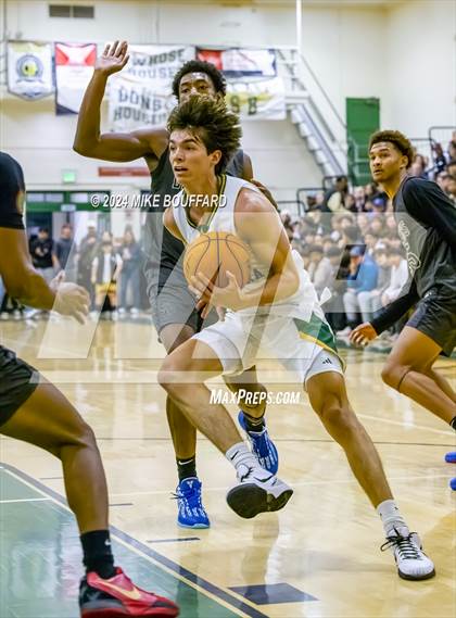 Thumbnail 2 in Santa Barbara vs Sierra Canyon (Santa Barbara Holiday Classic) photogallery.