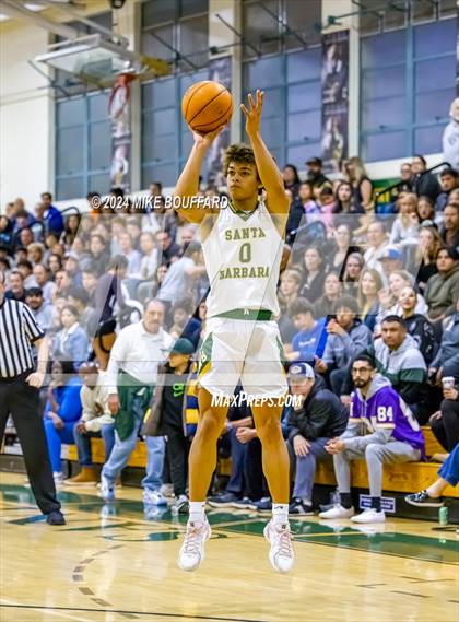 Thumbnail 3 in Santa Barbara vs Sierra Canyon (Santa Barbara Holiday Classic) photogallery.