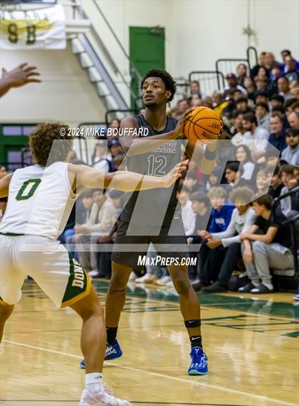 Thumbnail 3 in Santa Barbara vs Sierra Canyon (Santa Barbara Holiday Classic) photogallery.