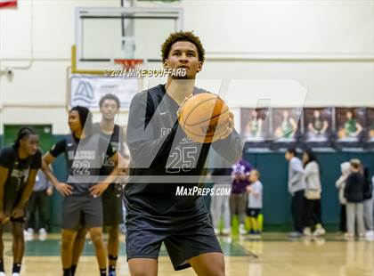 Thumbnail 1 in Santa Barbara vs Sierra Canyon (Santa Barbara Holiday Classic) photogallery.