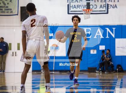 Thumbnail 3 in Montverde Academy vs. Christ the King (Metro Classic) photogallery.