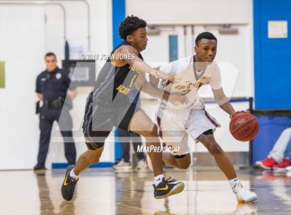 Thumbnail 2 in Montverde Academy vs. Christ the King (Metro Classic) photogallery.