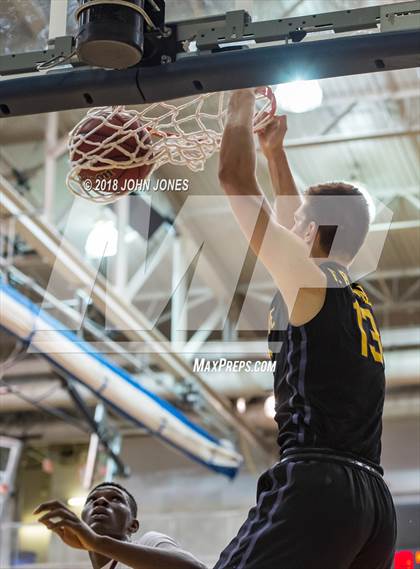 Thumbnail 1 in Montverde Academy vs. Christ the King (Metro Classic) photogallery.