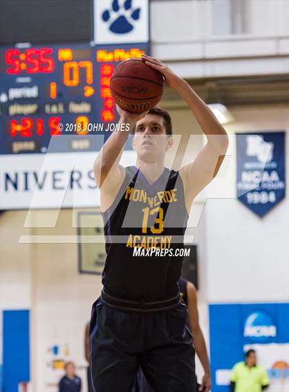 Thumbnail 2 in Montverde Academy vs. Christ the King (Metro Classic) photogallery.