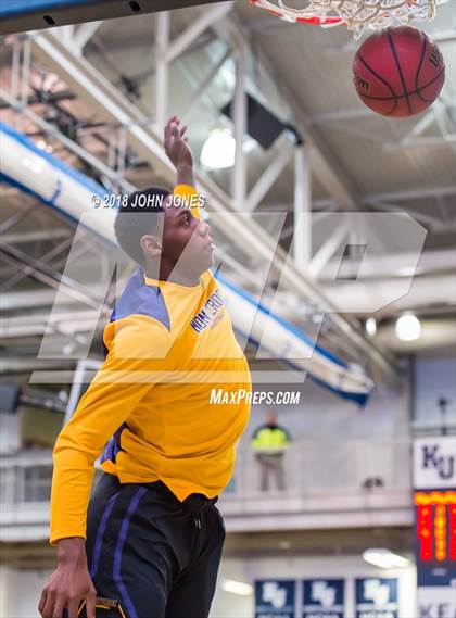 Thumbnail 1 in Montverde Academy vs. Christ the King (Metro Classic) photogallery.