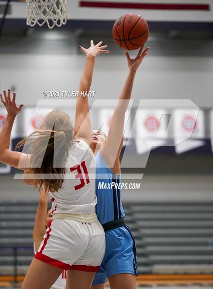 Thumbnail 2 in Mount Notre Dame vs. Crown Point (Sneakers for Santa Shootout) photogallery.