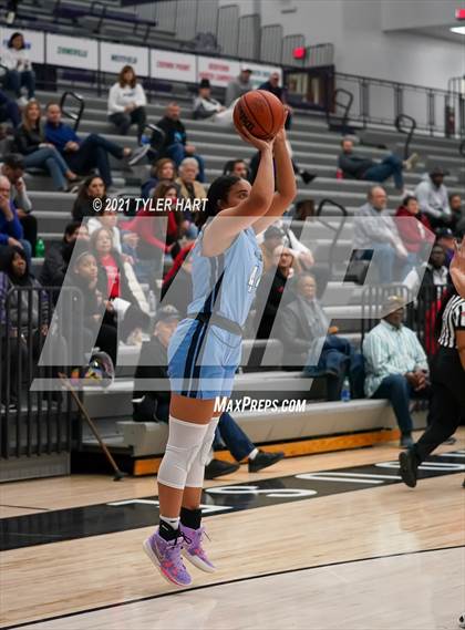 Thumbnail 3 in Mount Notre Dame vs. Crown Point (Sneakers for Santa Shootout) photogallery.