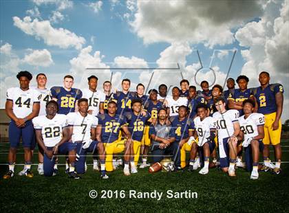 Thumbnail 2 in St. Thomas Aquinas (2016 Preseason Top 25 Early Contenders Photo Shoot) photogallery.