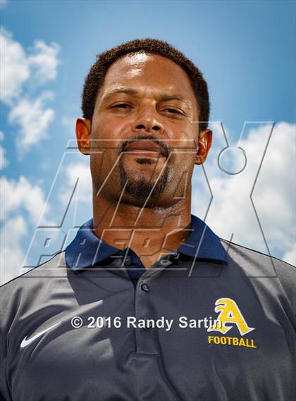 Thumbnail 2 in St. Thomas Aquinas (2016 Preseason Top 25 Early Contenders Photo Shoot) photogallery.
