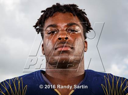 Thumbnail 1 in St. Thomas Aquinas (2016 Preseason Top 25 Early Contenders Photo Shoot) photogallery.