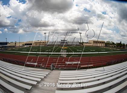 Thumbnail 2 in St. Thomas Aquinas (2016 Preseason Top 25 Early Contenders Photo Shoot) photogallery.