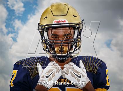 Thumbnail 2 in St. Thomas Aquinas (2016 Preseason Top 25 Early Contenders Photo Shoot) photogallery.