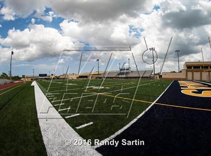 Thumbnail 3 in St. Thomas Aquinas (2016 Preseason Top 25 Early Contenders Photo Shoot) photogallery.