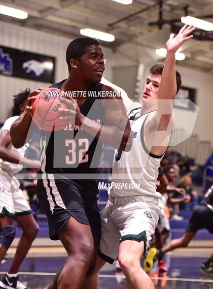 Thumbnail 3 in Edgewater vs. Melbourne (Kaylin High Master's Classic) photogallery.