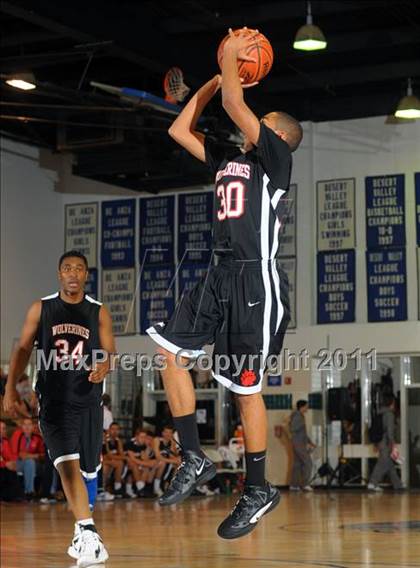 Thumbnail 2 in Bishop Manogue vs Harvard-Westlake (MaxPreps Holiday Classic) photogallery.