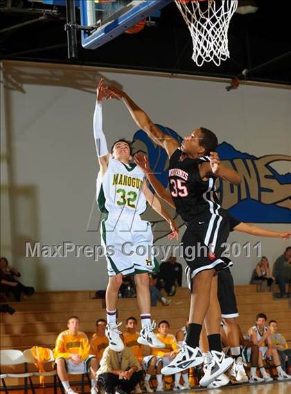 Thumbnail 2 in Bishop Manogue vs Harvard-Westlake (MaxPreps Holiday Classic) photogallery.