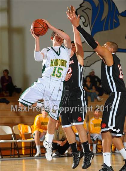 Thumbnail 2 in Bishop Manogue vs Harvard-Westlake (MaxPreps Holiday Classic) photogallery.