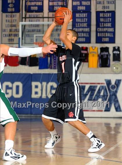 Thumbnail 3 in Bishop Manogue vs Harvard-Westlake (MaxPreps Holiday Classic) photogallery.