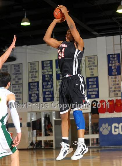 Thumbnail 2 in Bishop Manogue vs Harvard-Westlake (MaxPreps Holiday Classic) photogallery.