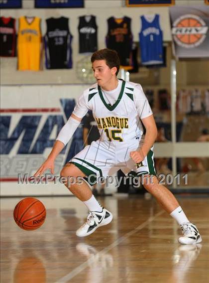 Thumbnail 3 in Bishop Manogue vs Harvard-Westlake (MaxPreps Holiday Classic) photogallery.