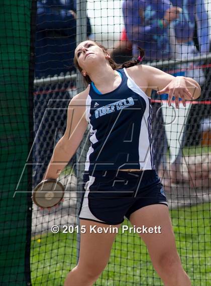 Thumbnail 3 in CHSAA 4A State Championship Discus (Day 1) photogallery.