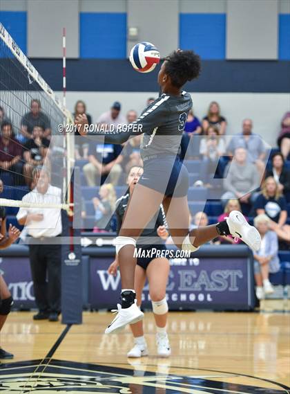 Thumbnail 3 in West Mesquite @ Wylie East photogallery.