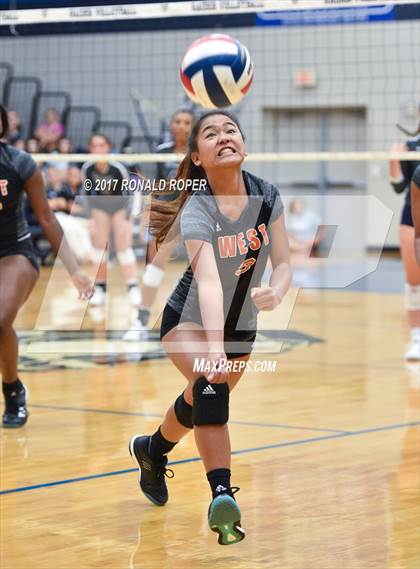 Thumbnail 3 in West Mesquite @ Wylie East photogallery.