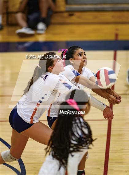 Thumbnail 2 in Empire @ Cienega photogallery.