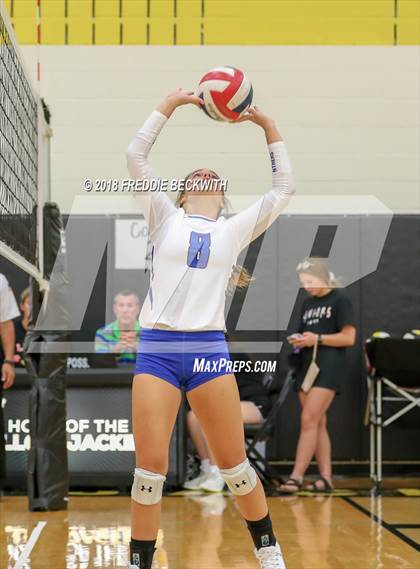 Thumbnail 3 in Van Alstyne vs Pilot Point (Denison Invitational) photogallery.