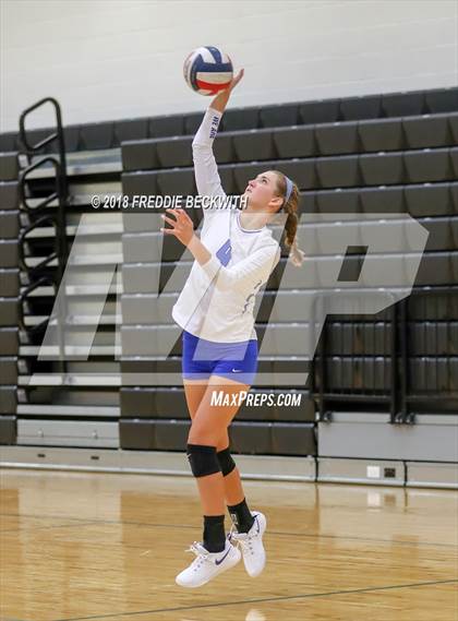 Thumbnail 3 in Van Alstyne vs Pilot Point (Denison Invitational) photogallery.