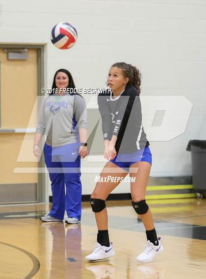 Thumbnail 1 in Van Alstyne vs Pilot Point (Denison Invitational) photogallery.