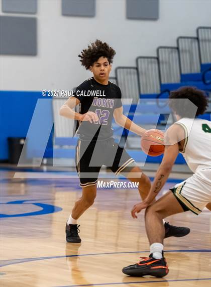 Thumbnail 2 in North Kitsap vs. Timberline (Curtis Winter Classic) photogallery.