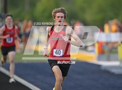 Thumbnail 1 in IHSAA Sectional 17 (800 Meter) photogallery.