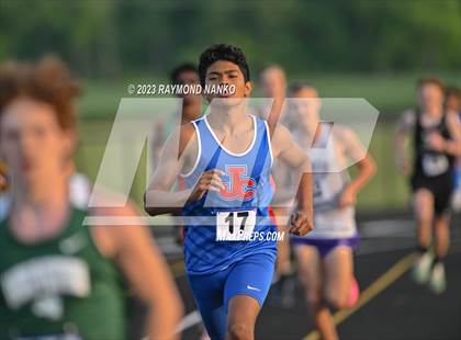 Thumbnail 3 in IHSAA Sectional 17 (800 Meter) photogallery.