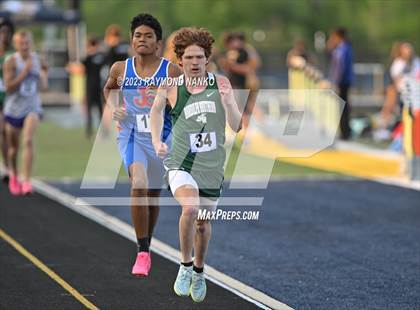 Thumbnail 3 in IHSAA Sectional 17 (800 Meter) photogallery.