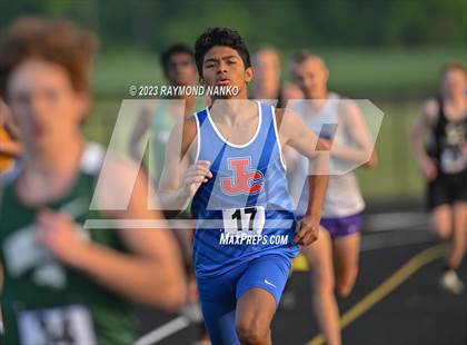 Thumbnail 1 in IHSAA Sectional 17 (800 Meter) photogallery.