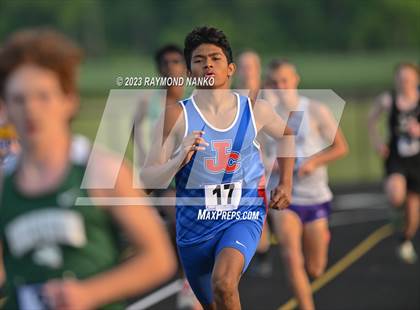 Thumbnail 2 in IHSAA Sectional 17 (800 Meter) photogallery.