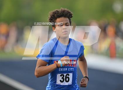 Thumbnail 3 in IHSAA Sectional 17 (800 Meter) photogallery.