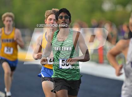 Thumbnail 1 in IHSAA Sectional 17 (800 Meter) photogallery.