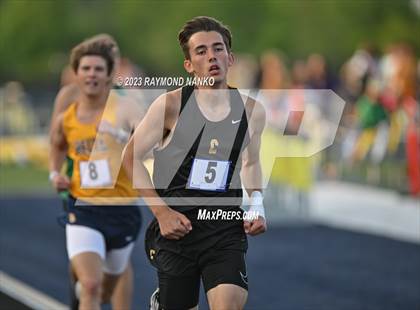 Thumbnail 1 in IHSAA Sectional 17 (800 Meter) photogallery.