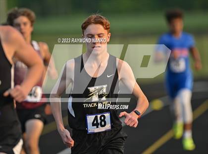 Thumbnail 1 in IHSAA Sectional 17 (800 Meter) photogallery.