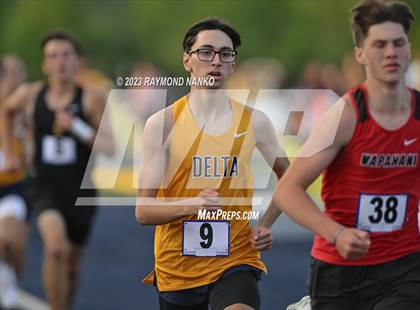 Thumbnail 2 in IHSAA Sectional 17 (800 Meter) photogallery.