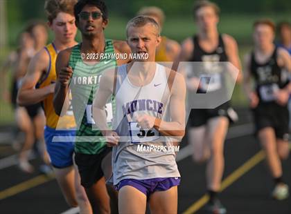 Thumbnail 1 in IHSAA Sectional 17 (800 Meter) photogallery.