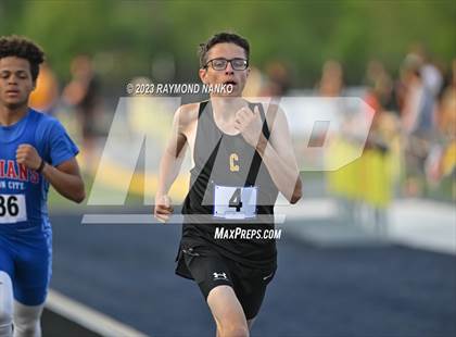 Thumbnail 2 in IHSAA Sectional 17 (800 Meter) photogallery.